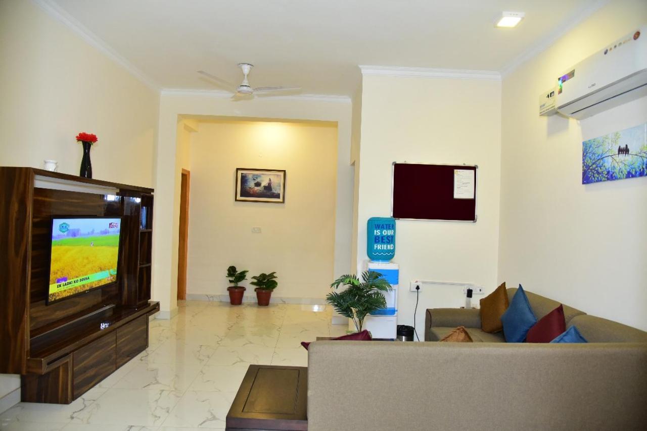 Arkaya Inn Γκουργκάον Εξωτερικό φωτογραφία