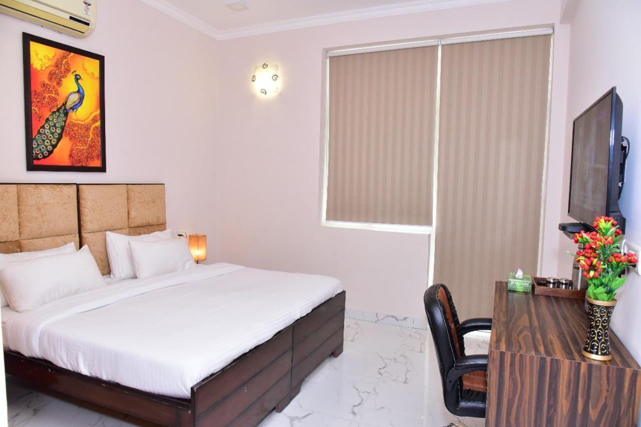 Arkaya Inn Γκουργκάον Εξωτερικό φωτογραφία